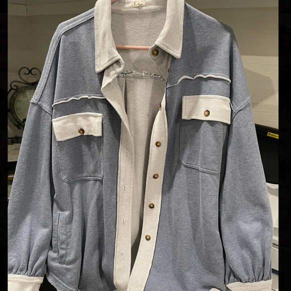 Shacket - Picture 2 of 4